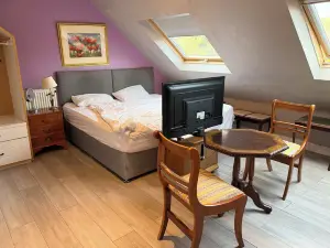 BFamily-Jacks Court