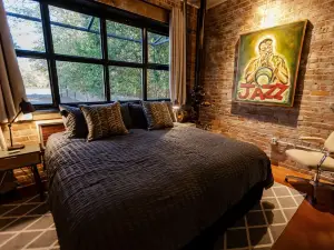 Incognito #1: Located Steps from the Scotsman General Store - Downtown Laurel