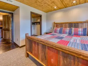 New!  Bitterroot Bunkhouse -Bring your horse!