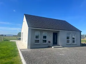 Sunset Cottage - Sleeps 6 - Parking - Garden