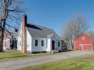 Walk to Village! Family-Friendly Gem in East Burke