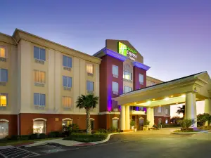 Holiday Inn Express & Suites UVALDE by IHG