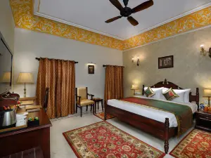 BrijRama Palace, Varanasi - by the Ganges