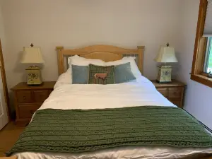 Spacious 3-Bedroom Chalet, Just Minutes from Jay Peak Ski Resort