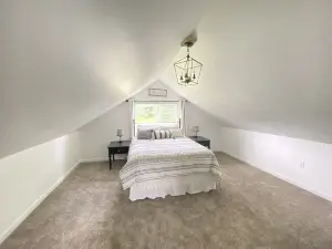 Cozy Farmhouse located in the country  between Devils Lake and Wisconsin Dells