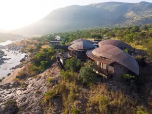 Madwaleni River Lodge - Babanango Game Reserve