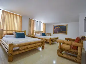 Hotel Toledo Plaza