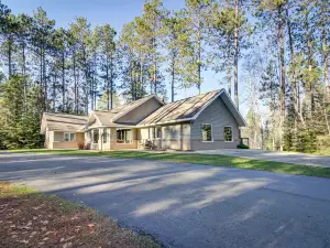 Peaceful Hibbing Getaway: Heated Floors, Fire Pit!