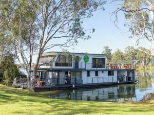 เบอร์รีริเวอร์ไซด์ ฮอลิเดย์พาร์ค