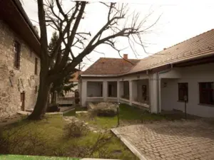 Trifecta Udvarház