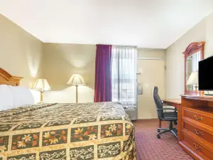 Days Inn by Wyndham Shorter
