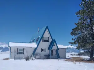 The Blue Elk: Private Retreat :  Breathtaking Mountain Views - Excellent Access
