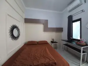 OYO 93962 Jm Guest House