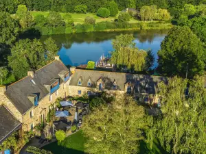 Logis Hotel le Manoir des Portes
