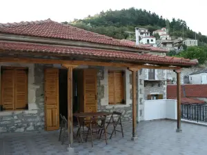 Maleatis Apollo Guesthouse