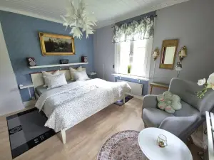 Holiday House With Lots of Charm