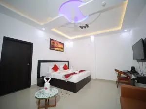 The Hotel Paradise