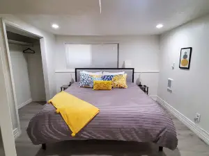 Spacious & Modern Guest Apartment with Private Entrance