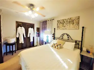 Make Casa Cabina Your Next Vacation Rental