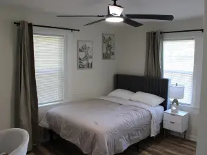 Delightful 2-bedroom house with AC in charming Easley