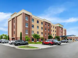 Holiday Inn Express & Suites ST. LOUIS - CHESTERFIELD by IHG
