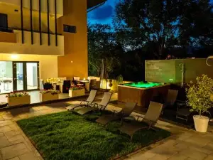 Velvet Home