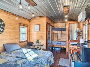 Sunny 'Catfish Cabin' w/ Views of Toledo Bend