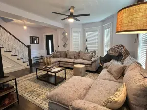 Stylish 6-Bedroom Home Near Boston – Dual Units, Yard & Parking Included!