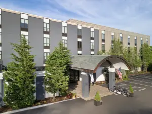Freepoint Hotel Cambridge, Tapestry Collection by Hilton