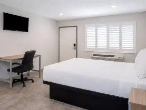 Super 8 by Wyndham Bakersfield CA