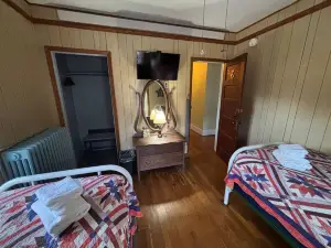 Old Clark Inn