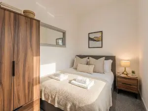 Budget 1 Bedroom Apartment in Dudley