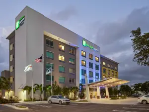 Holiday Inn Express & Suites DORAL - MIAMI by IHG