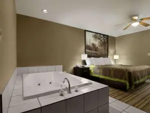 Super 8 by Wyndham Tupelo Airport