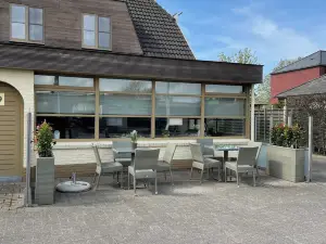 โรงแรมพรีลูด