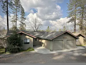 Prime Location Yosemite Adventure by Casa Oso