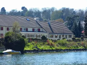 Logis - Hôtel & Restaurant des Lacs Paris Sud
