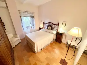 Umbrian Paradise Contains 5 Bedrooms with Private Pool and Stunning Views