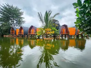 Chevilly Resort & Camp