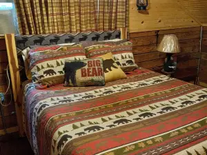 Rustic log cabin in the woods with great sunset views