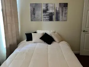 2 Bedroom; 30 Day Min; Must Email ID to Confirm stay; Professionals Only