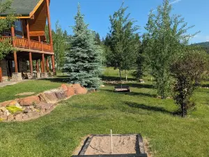 Private getaway near Bear Lake, ATV hike, cave tours, and kayaking, game room.