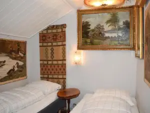 2 Bedroom Cozy Home in Reftele