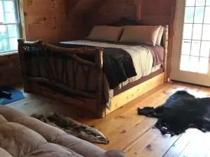 Stunning Riverfront Solar-Powered Cabin  (back-up generator)