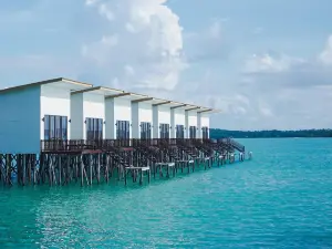 Noah Maratua Resort