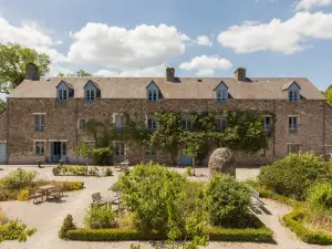 드뫼르 & 샤토 라 페르므 데 마르