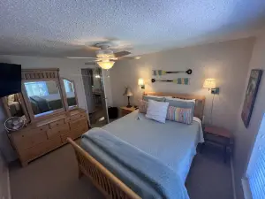 Dockside Daze-Prime Waterfront Loc w/ Amazing View, Firepit, Tiki Bar, Lrg Dock