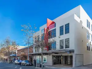 New Haus by Hougoumont Hotel, Former Bannister 22