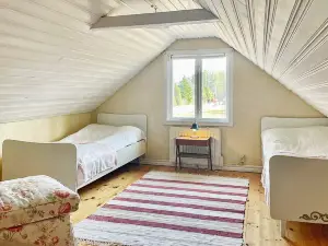 7 person holiday home in HÖGSBY-By Traum