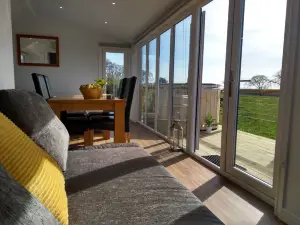 Cleeves Cabins Ailsa Luxury Lodge with Hot Tub